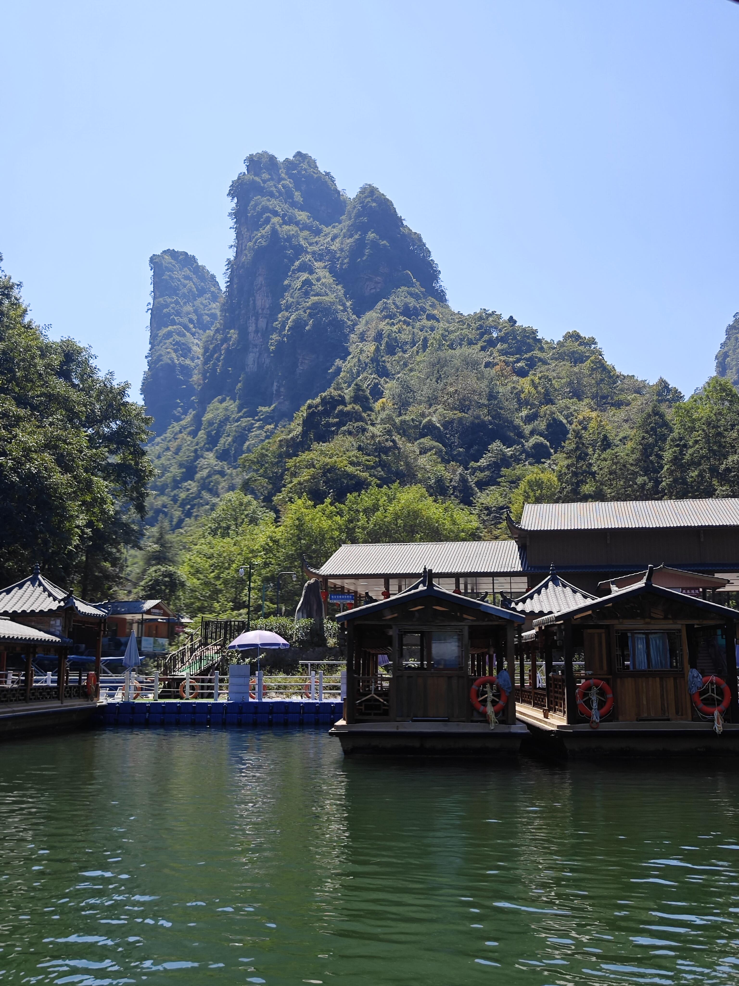 大峡谷玻璃桥 · 宝峰湖